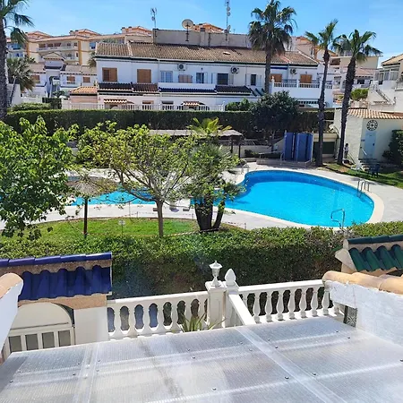 בית נופש Cerca De La Playa La Mata טורבייחה